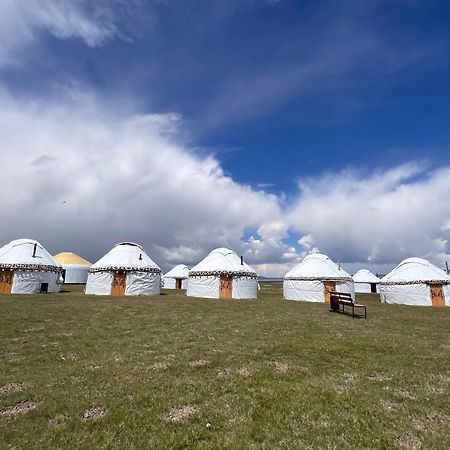 Yurt Camp "Sary-Bulun" At Song-Kul Lake, Naryn Esterno foto