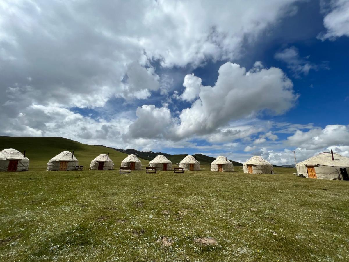 Yurt Camp "Sary-Bulun" At Song-Kul Lake, Naryn Esterno foto