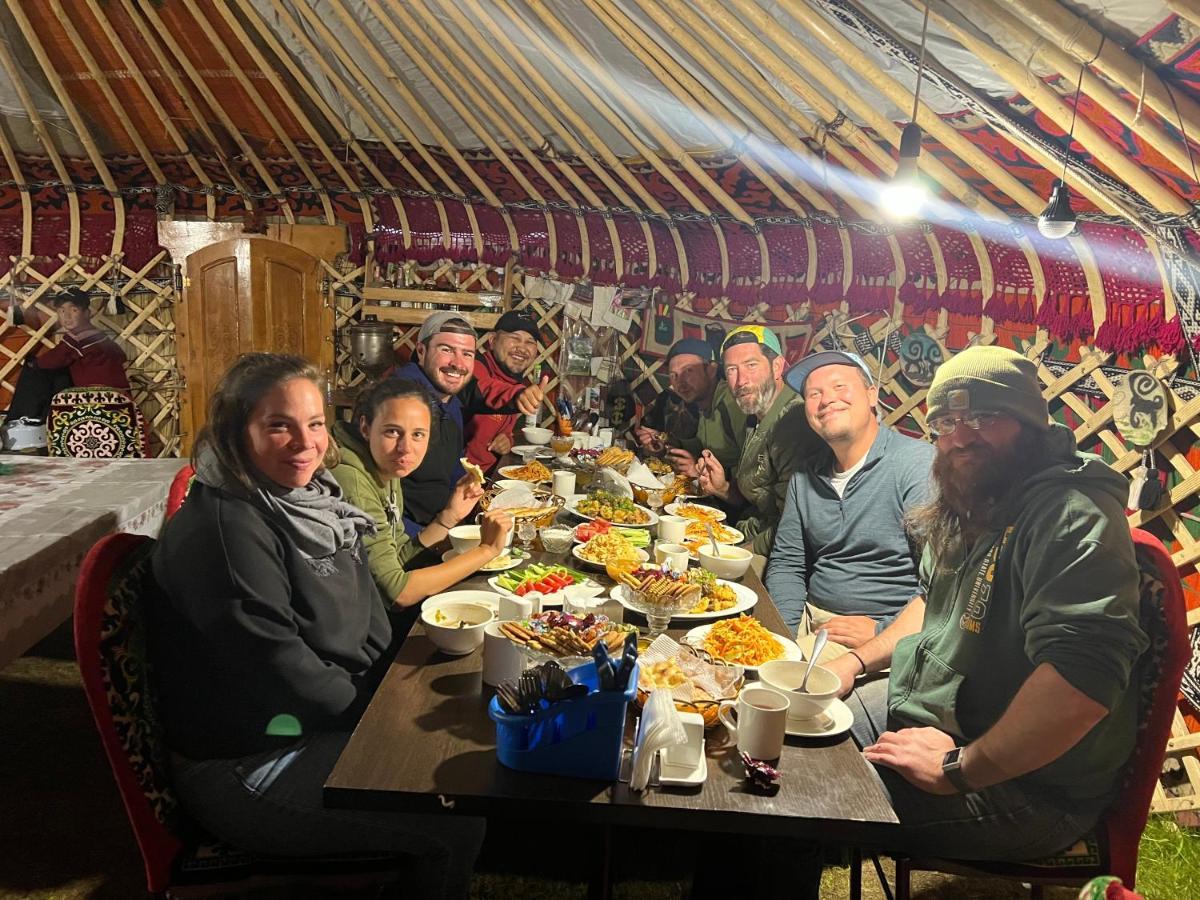 Yurt Camp "Sary-Bulun" At Song-Kul Lake, Naryn Esterno foto