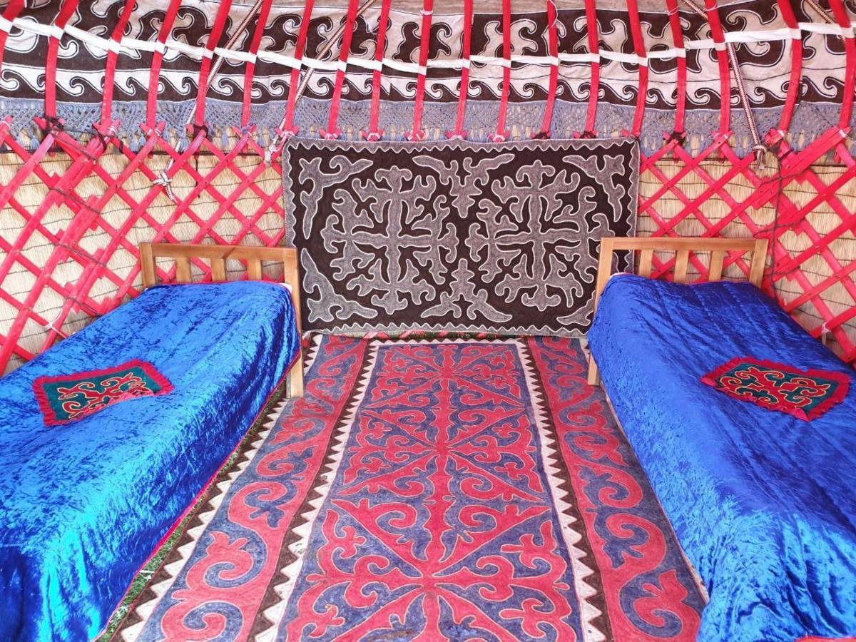 Yurt Camp "Sary-Bulun" At Song-Kul Lake, Naryn Esterno foto